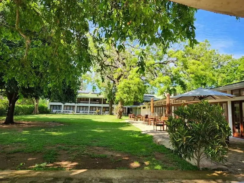 Lakeside at Nuwarawewa garden and outdoor seating in Anuradhapura