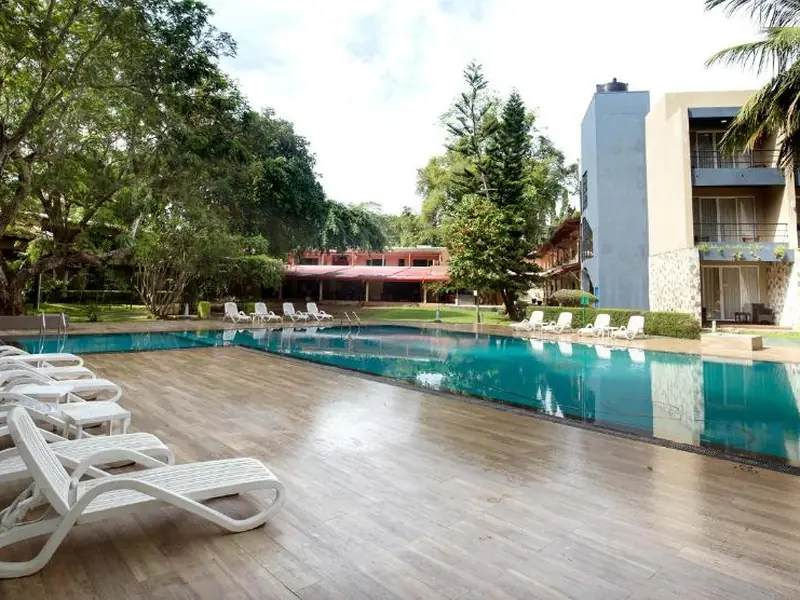 Miridiya Lake Resort poolside area in Anuradhapura